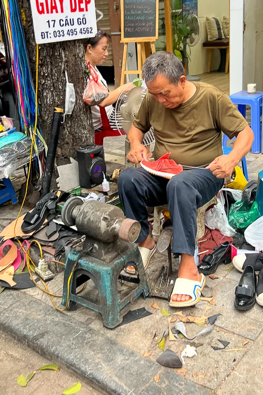 IMG_0357-blog shoemaker in old quarter