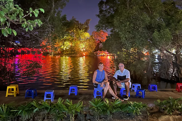 IMG_0405-blog Hoan Kiem Lake at night