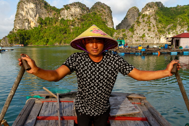 boat guide in halong bay